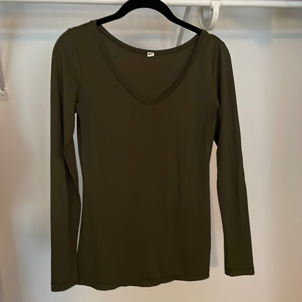 Olive green Uniqlo heat tech long sleeve shirt